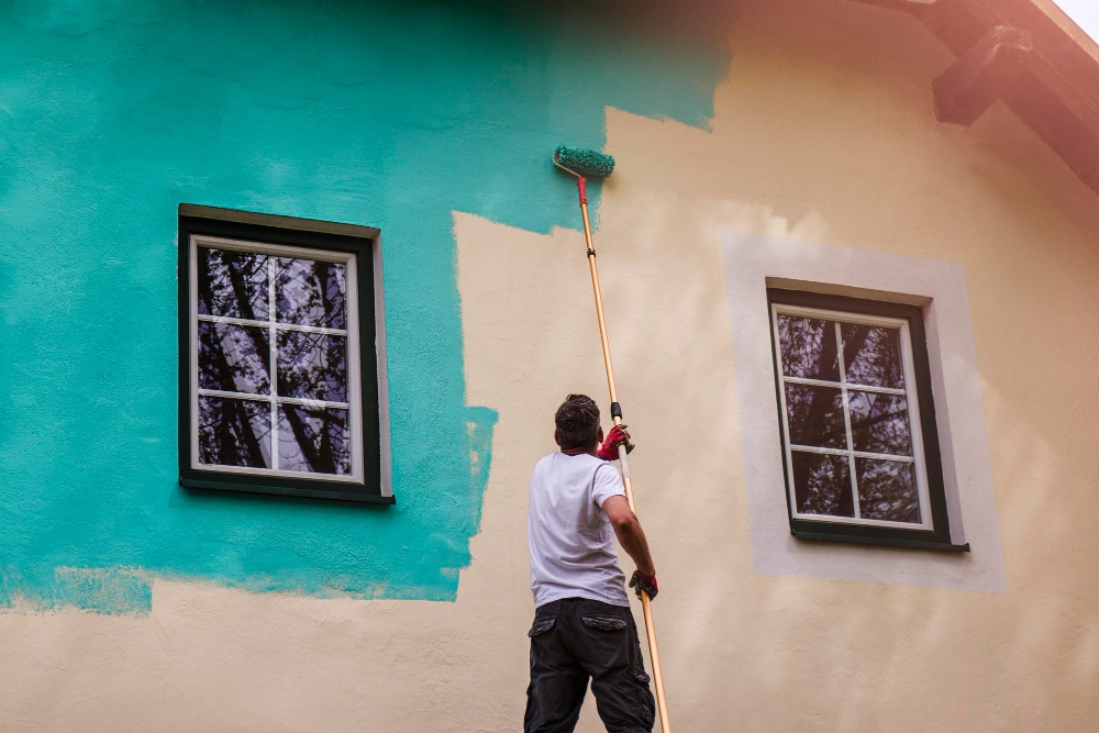Best Time of Year to Hire Exterior Painters in Birmingham, UK